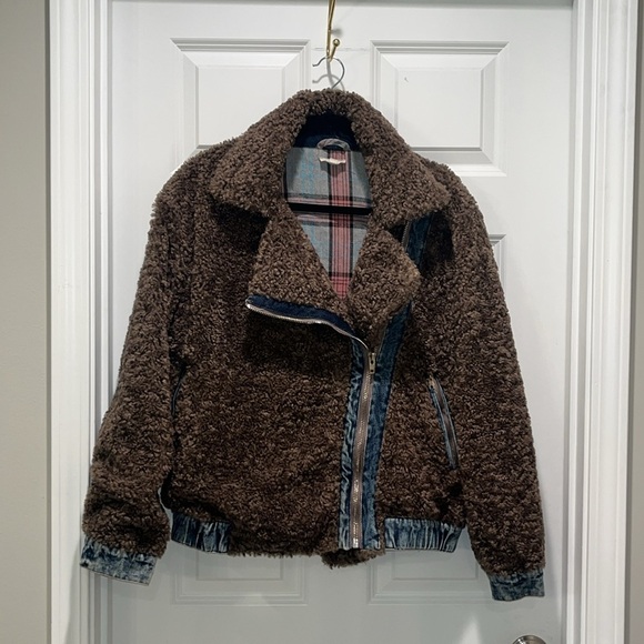 Easel Mocha Asymmetric Zip Lapel Collared Neckline Teddy Fur Denim Sherpa Jacket - Picture 9 of 13